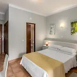 Oliveira 3*