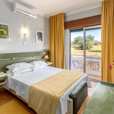 Oliveira Guest house 3*